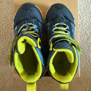 Merrill Boy's Black and Green high tops